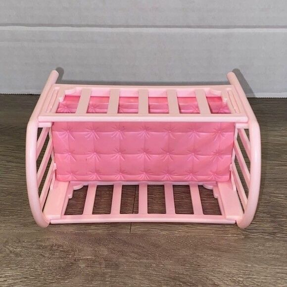 Kelly Baby Sister of Barbie Doll Crib Vintage Rare Pink Version - Picture 5 of 6